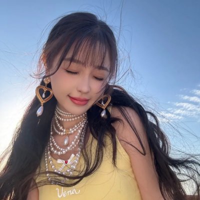 公寓里的两个女人